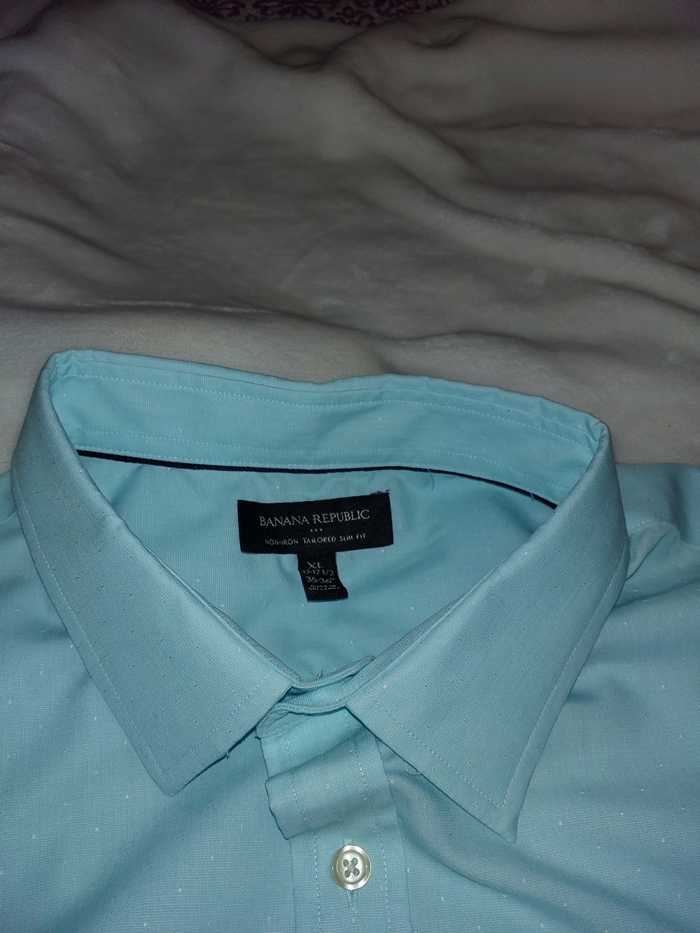 Banana Republic Men's Aqua Blue With Mini White DotsXL Dress Shirt
